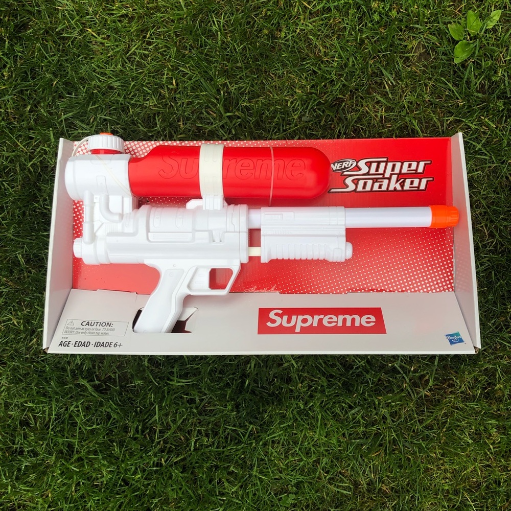 Supreme Super Soaker - Picture 1 of 2